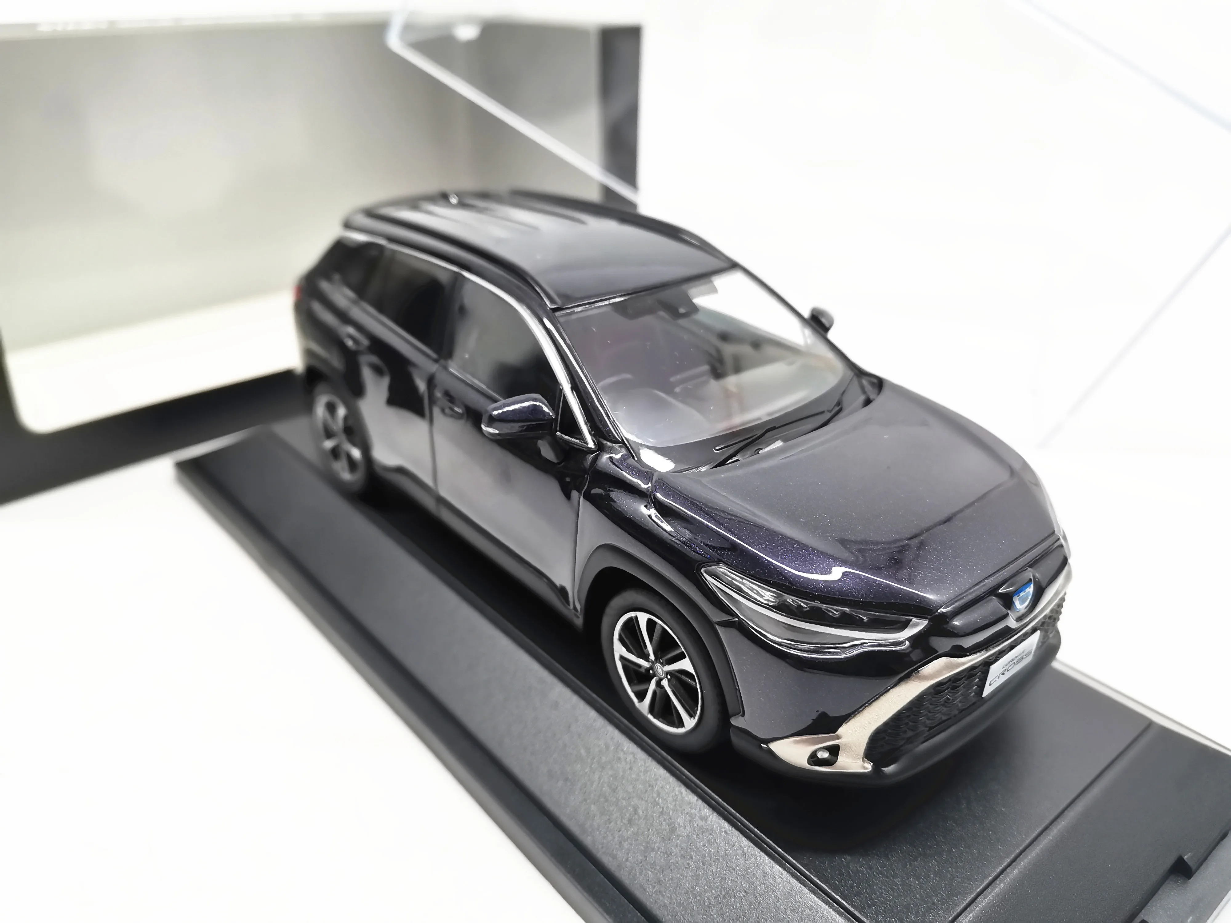 トヨタ COROLLA CROSS ミニカー 1/30 Amazon | 1/30 ミニカー カローラ クロス COROLLA CROSS 黒