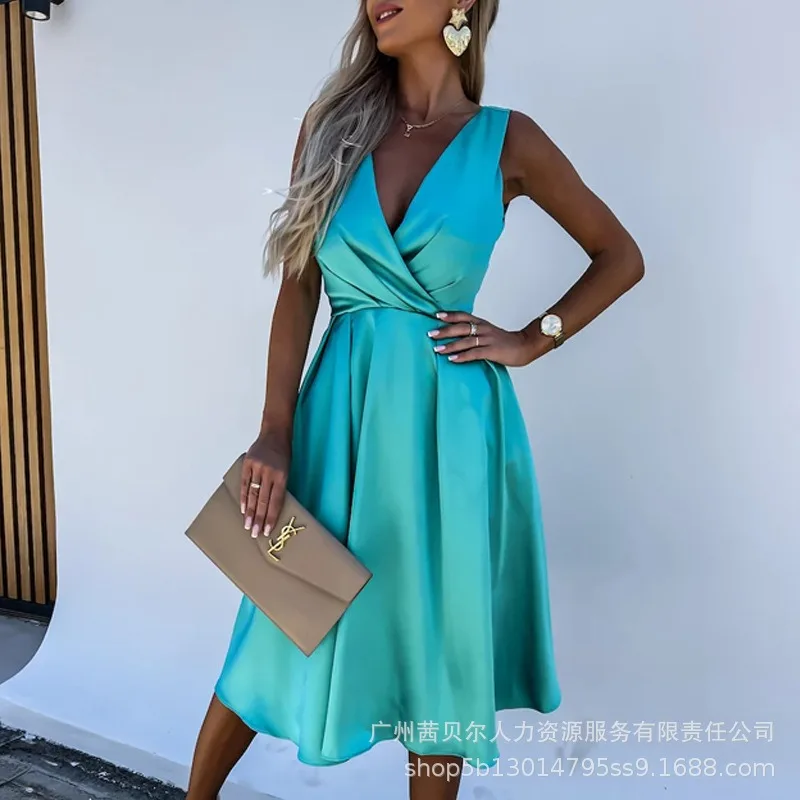 

Платье женское атласное ТРАПЕЦИЕВИДНОЕ без рукавов с V-образным вырезом и открытой спиной