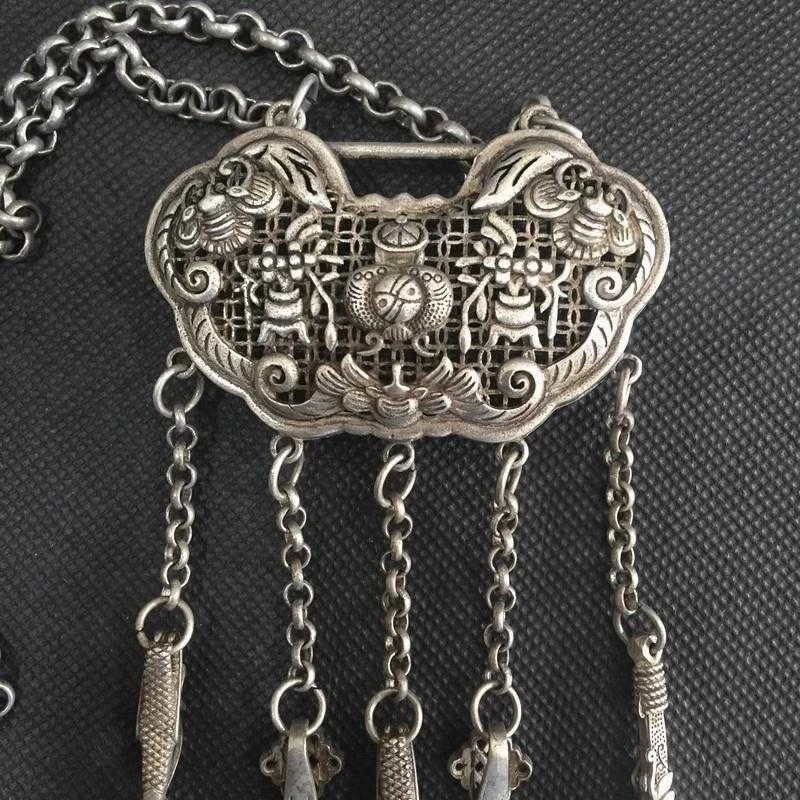 

Chinese Old Silverware Tibet Silver Necklace Pendant Silver Lock Pendant Jewelry