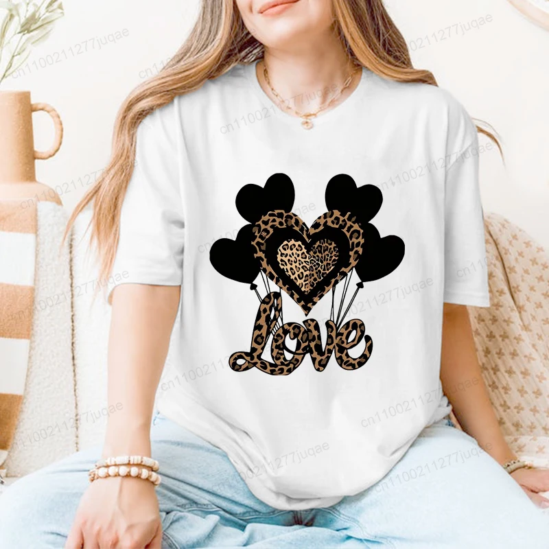 Leopard Heart Graphic Tee for Women Vintage Leopard Print Heart T Shirt O Neck Short Sleeve Casual Streetwear Aesthetic Tops 1