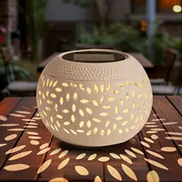 Lampe de Table solaire extérieure lampe à LED à énergie solaire évidé en métal bureau lanterne décorative Patio jardin lumière bureau lumière 1