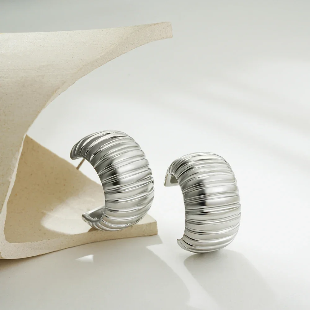 Elegant Gold Color Chunky Wide Texture C Shape Hoop Earring for Women Waterproof Polished Stainless Steel Huggie Jewelry Gifts