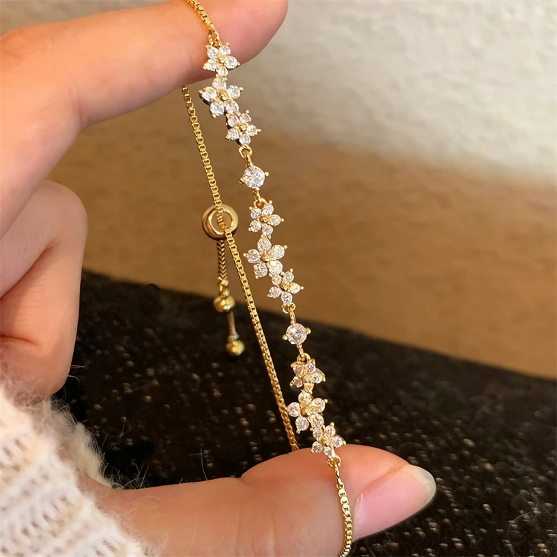 Exquisites Luxus-Kristall-Zirkon-Blumenarmband für Damen, glänzender Strass-Armreif, ausziehbar, verstellbar, für Party, Hochzeit, Schmuckgeschenk