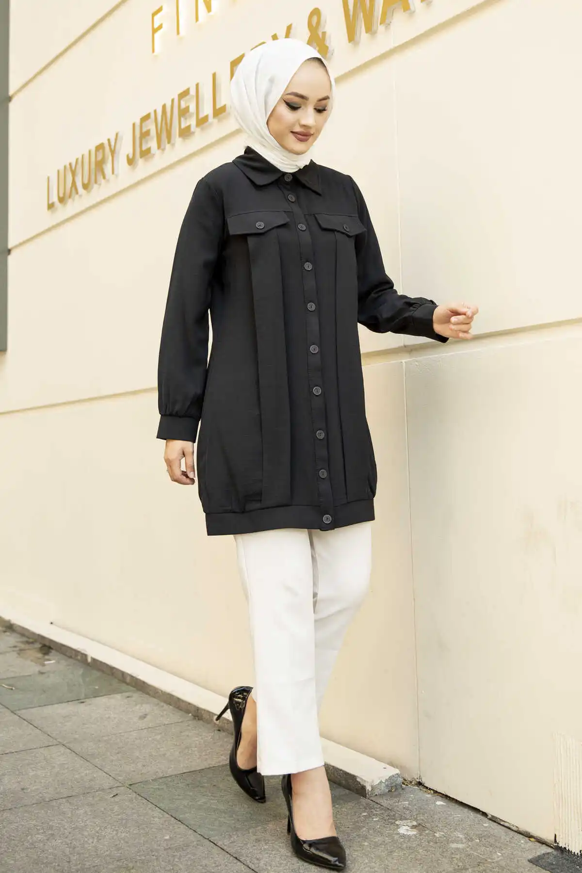 

Передняя Кнопка Tunik Cap Black