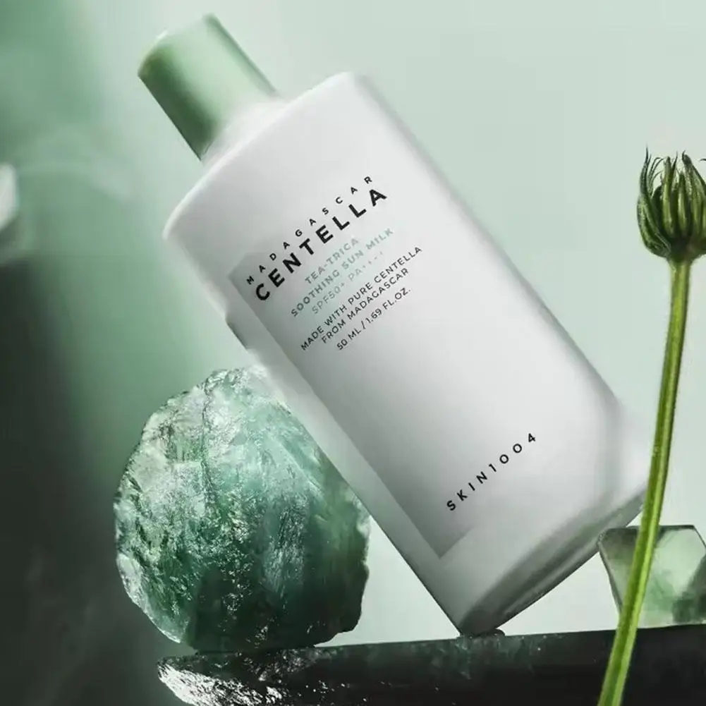 Asiaticum Hyaluronic Acid Sunscreen Essence Lightweight Moisturizing SPF Protection Hydrating and Nourishing Skin Care