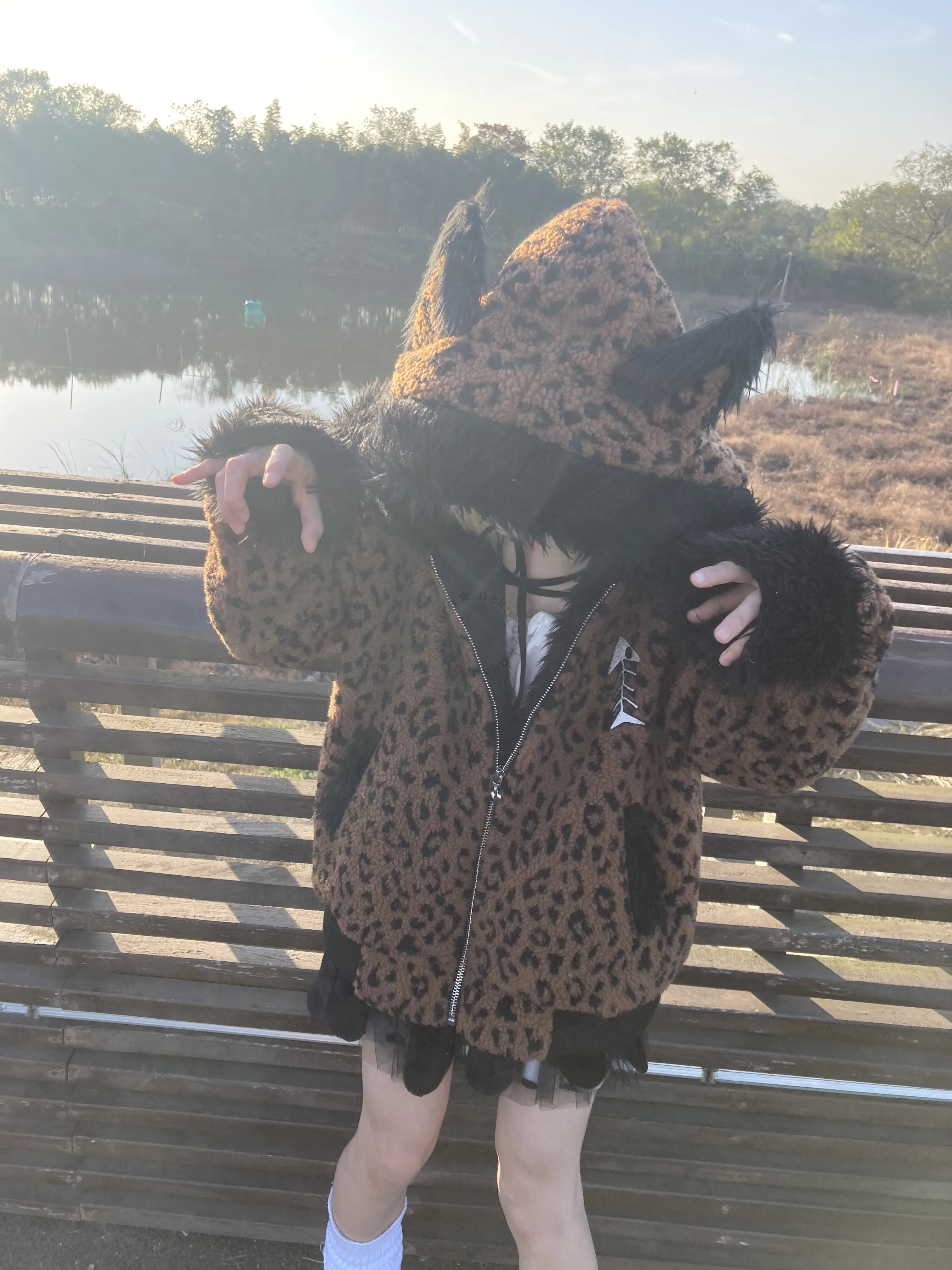 

Nekura Japan Harajuku Fish Bones Embroid Wild Cat Ear Furry Coat Women Winter Cute Y2k Leopard Faux Lamb Fur Coat Hooded Jacket