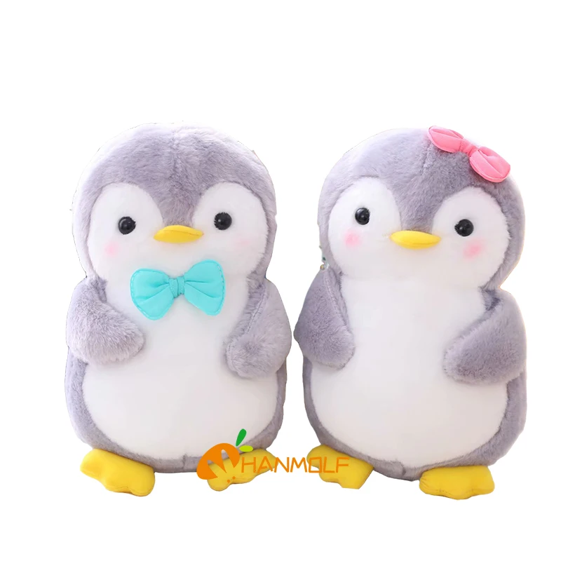 Animal en peluche mignonne pour enfants, petit pingouin flou familial,  cadeau pour couple, tenant de la