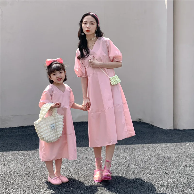 

Mother And Daughter Clothes Matching Dress Women Baby Girls Summer Pink Blue Dresses Mommy And Me Clothing Korean Children Robe