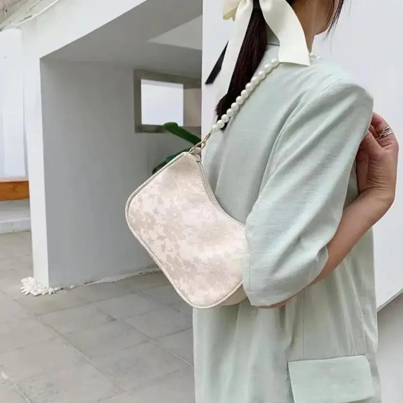 1 Pcs Chain Small Bag For Women New Trendy And Simple Small Square Bag Fashionable And Elegant Shoulder Bag For Women