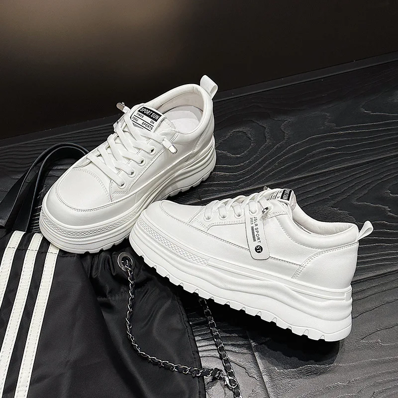 ふみ Genuine Leather Platform Sneakers | Hidden Heel Platform
