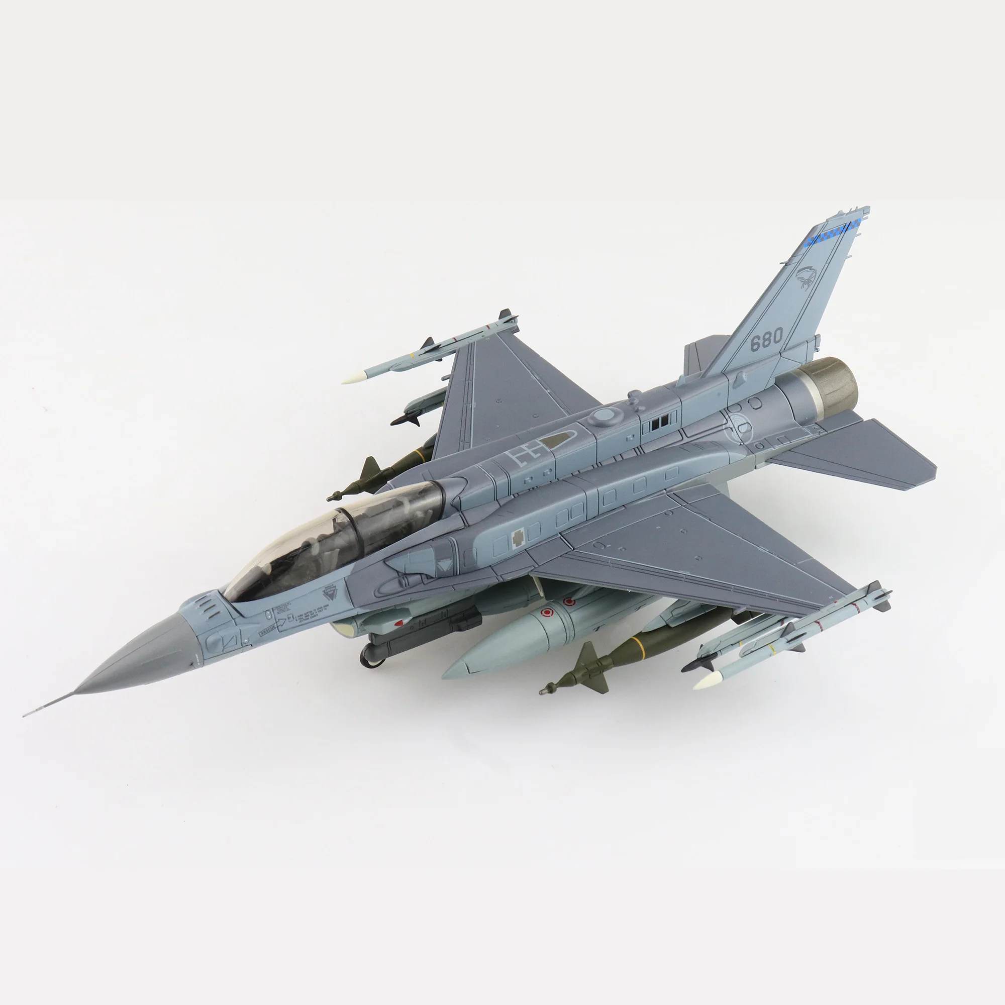 

Die cast F-16D fighter jet alloy plastic model 1:72 scale toy gift collection simulation display decoration men's gifts