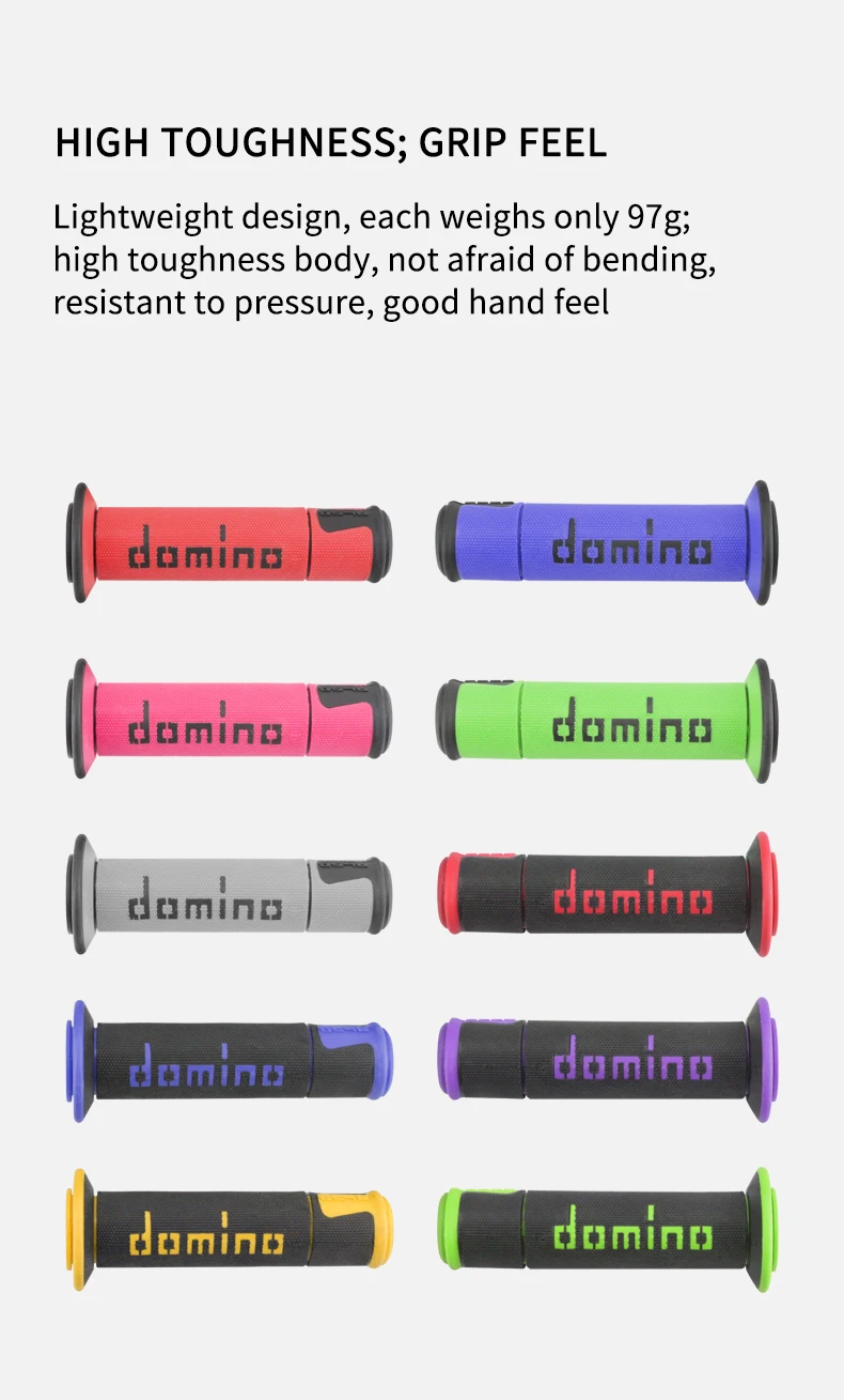 Pari moottoripyörän geelillä varustettuja kahvoja valkoisella taustalla