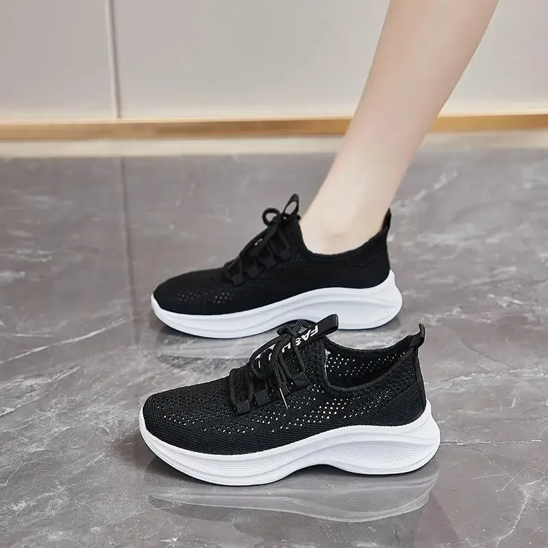 

Увеличивающие рост стельки немецкие обуви для тренировок женские маленькие высокие 2024 новые спортивные и удобные теннисные туфли