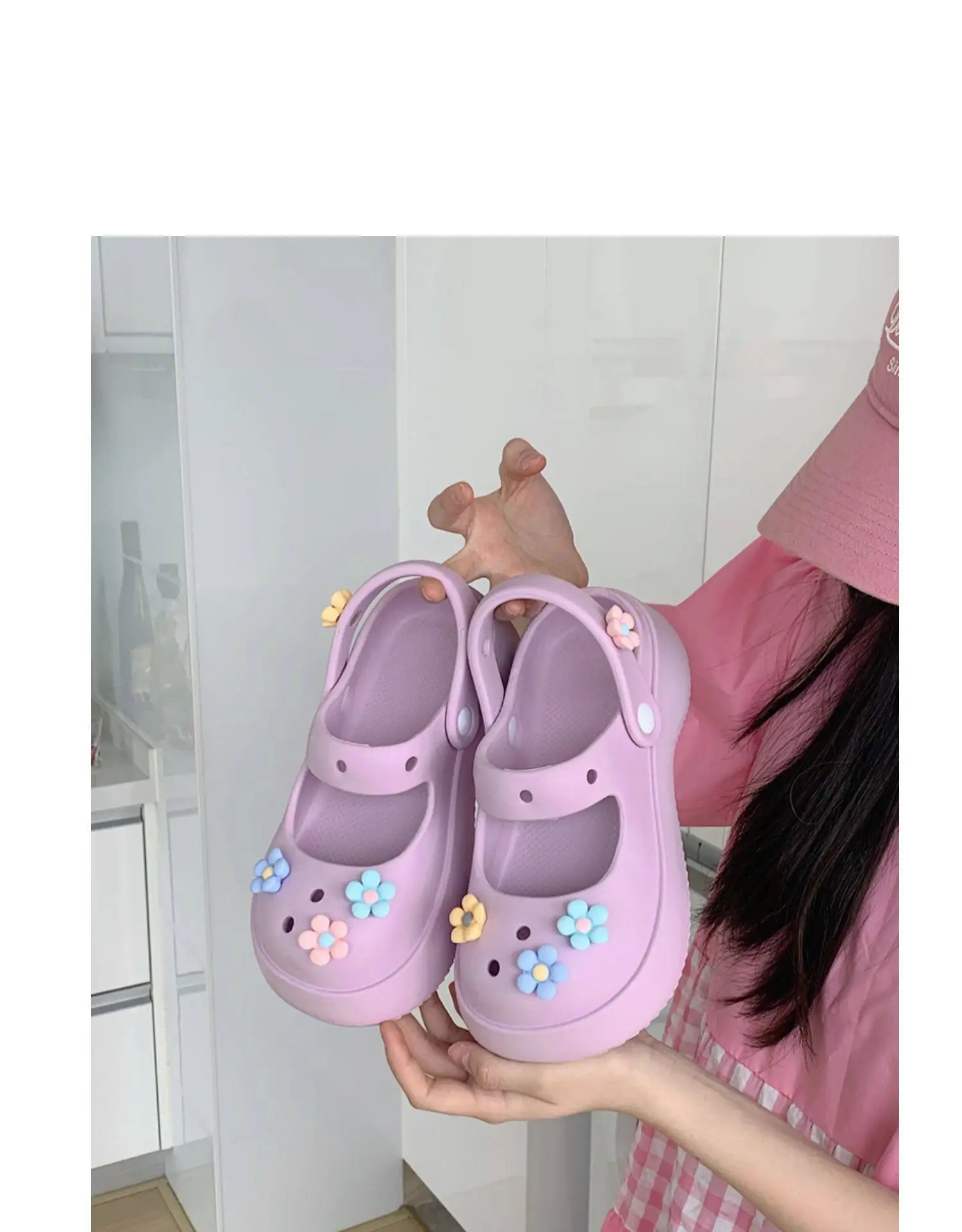 2023 New Thick Sole Summer Outwear Shoes Cute and Creative Flower Baotou Sandals Princess Style Soft Hole Slippers for Women 5