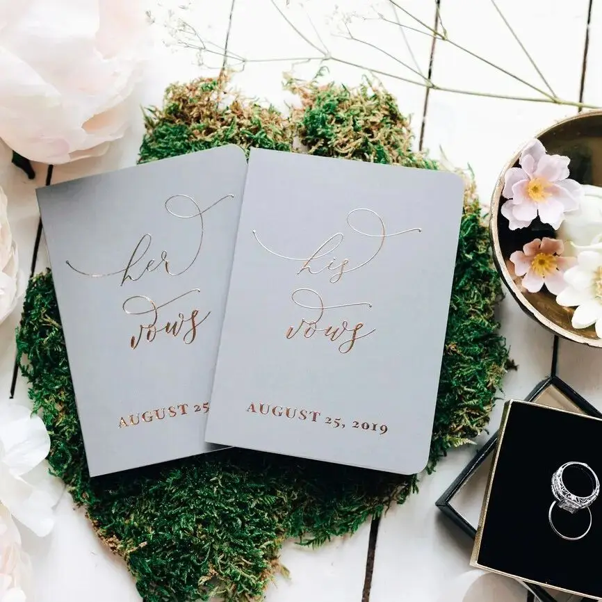 

Серые Свадебные книжки на голову, персонализированные свадебные книжки на голову для его и ее, буклеты из фольги из настоящего розового золота, набор из двух, элегантные и классные