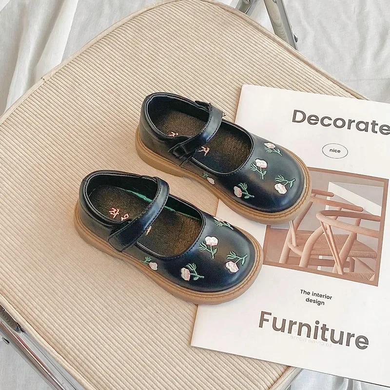 Leather Kids Dance Shoes with Flowers Embroidery for Girls