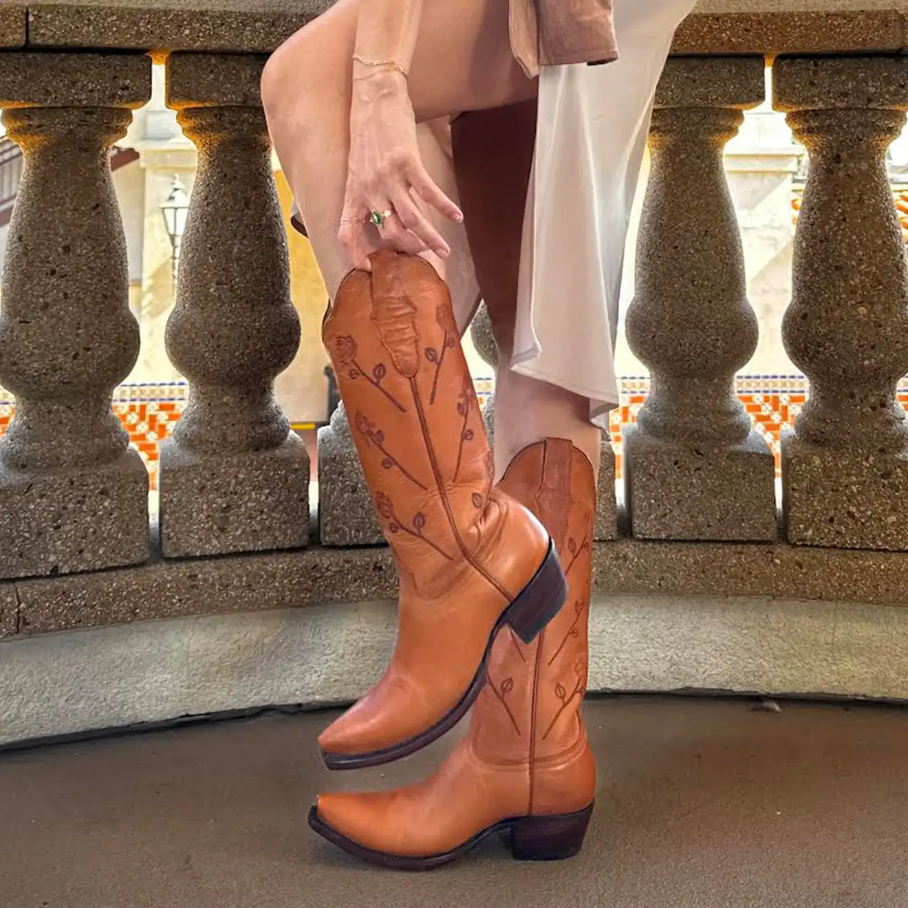 betrouwbaarheid Merg biologisch 2023 Music Festival Hot Selling Brown West Cowboy Women's Boots Pointed Toe  43 Size Rose Embroidered Women's Knee High Boots - AliExpress