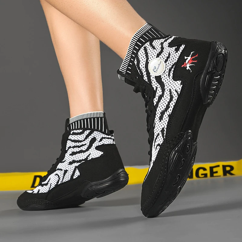 Professional Wrestling Shoes for Men Breathable Boxing Training Boot Comfortable Wrestling Fighting Shoes Men Combat Sneakers