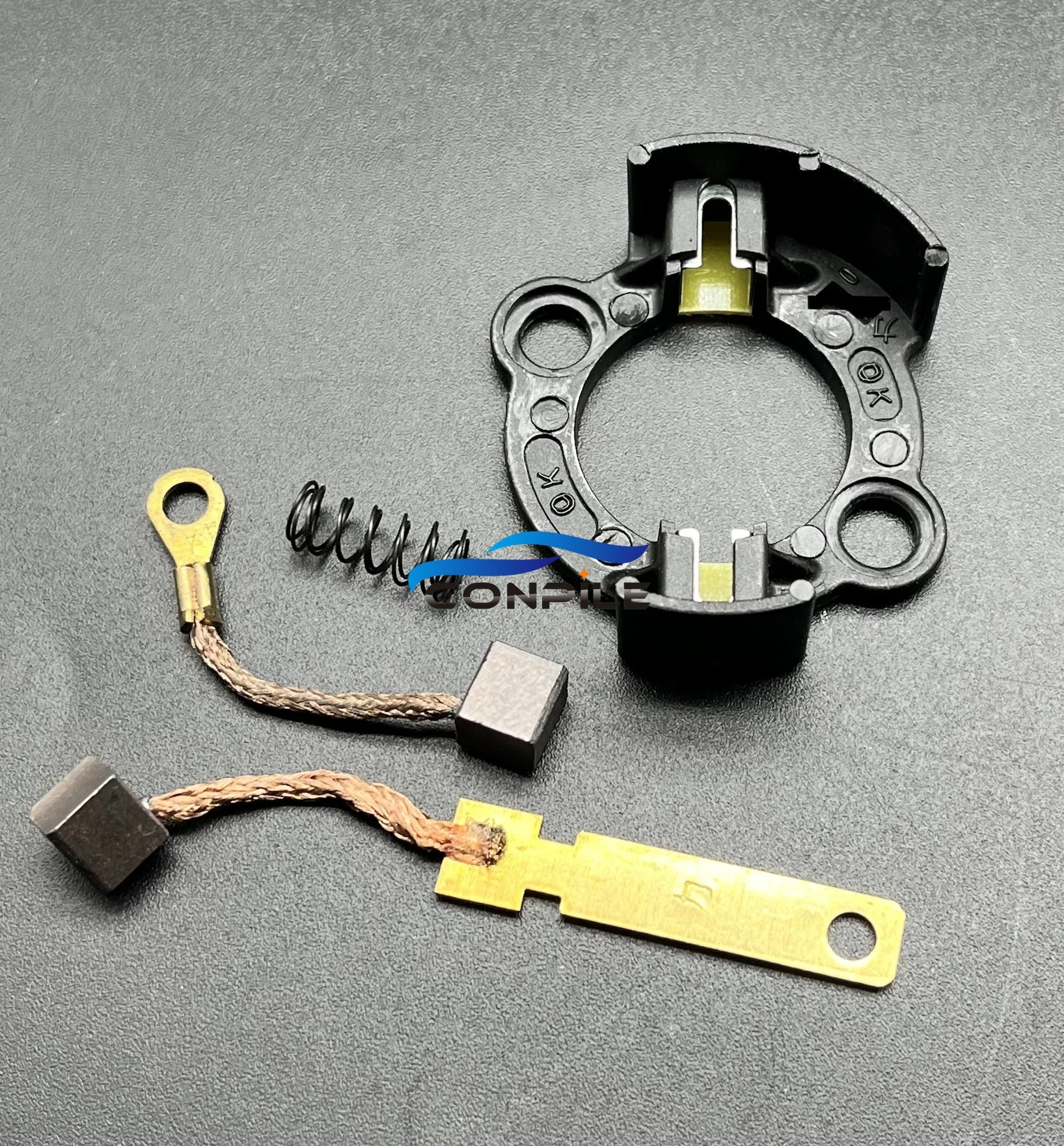 Car Generator Carbon Brush for motorcycle electric motor carbon brush DY100 C100 110 assembly