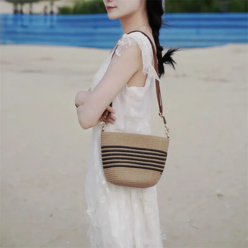 Summer Straw Shoulder Bags Drawstring Women's Straw Bucket Bag Purse Raffia Woven Straw Handbags Casual Tote Beach Crossbody Bag