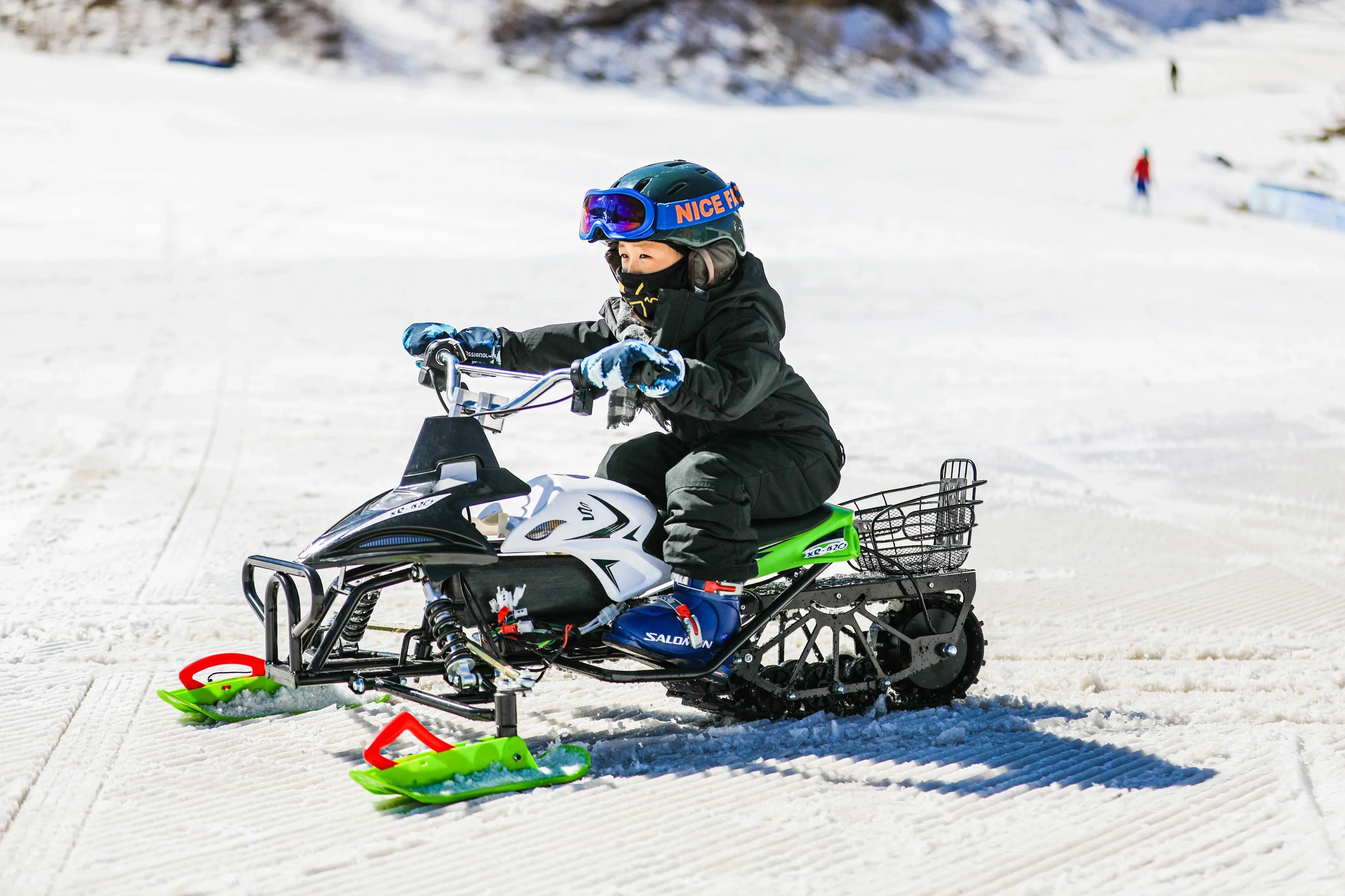 Sopop 800W/48V Electric Winter Sledge Snow Racer Snow Snowmobile Steering Wheel Ride On Grass Sand Scooter