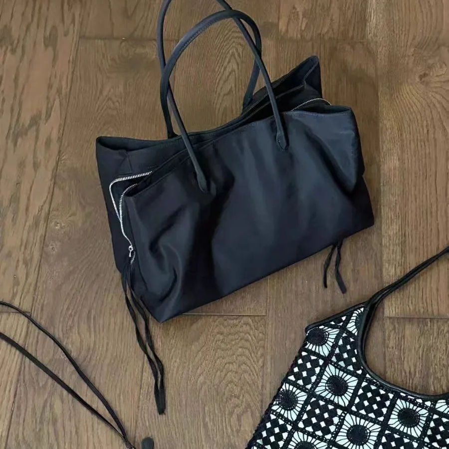 Women's Solid Black Cool Tote Bag 2025 New Fashion Simple Nylon Large Capacity Commuter Double Zipper Compartment HandBags