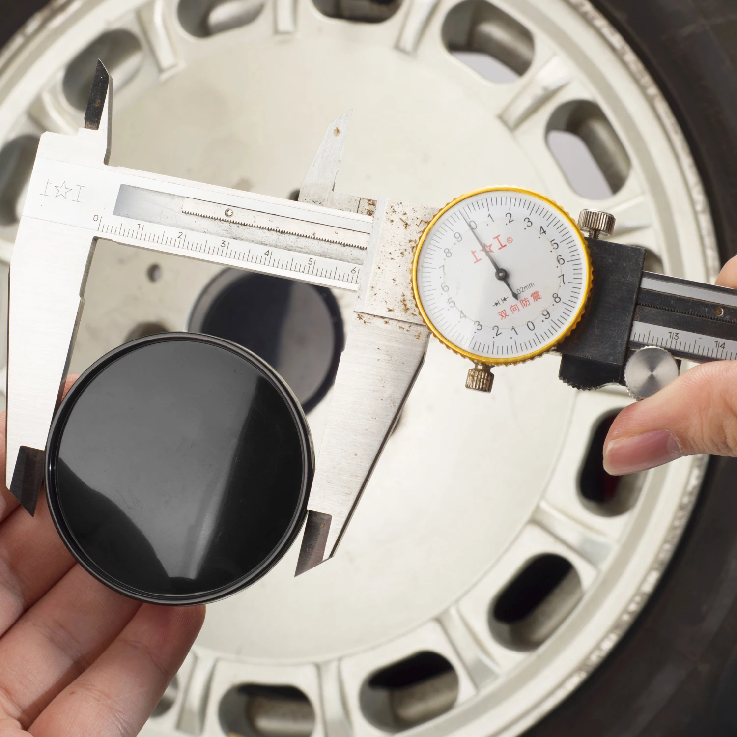 CFPerformance 2 Stück/4 Stück 61 mm/2,4 Zoll Außendurchmesser 55,5 mm/2,18 Zoll Innendurchmesser Auto-Radnabenkappen für 2005 Legacy GT OEM 17-Zoll-Räder # 68714 # 68720 – Detail 3