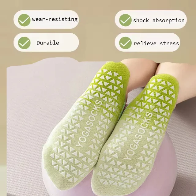 Women's Gradient Silicone Yoga Socks Non-Slip Pilates Grip No-Show Fitness Exercise Socks for Gym Training 2
