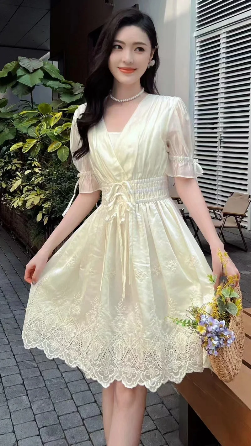 

Top Quality New 2023 Summer Dress Women V-Neck Exquisite Embroidery Elastic Waist Short Sleeve Slim White Pink Dress Club XXL