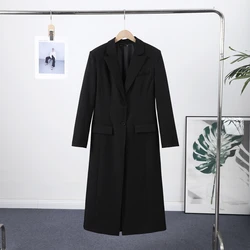 Sophisticated Women's Black Long Blazer Coat with Shoulder Pads - S (Long black coat)