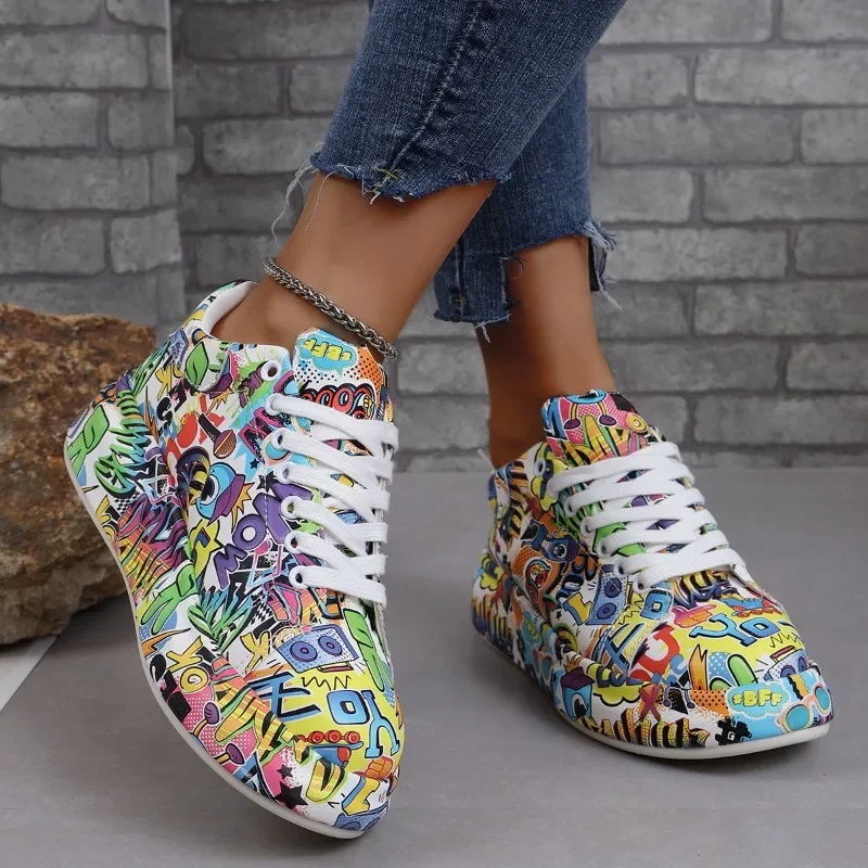 Women's Casual Sneakers 2023 Fashion New Painted Graffiti Lace Up Sports Shoes for Women Flat Pu Leather Ladies Running Shoes