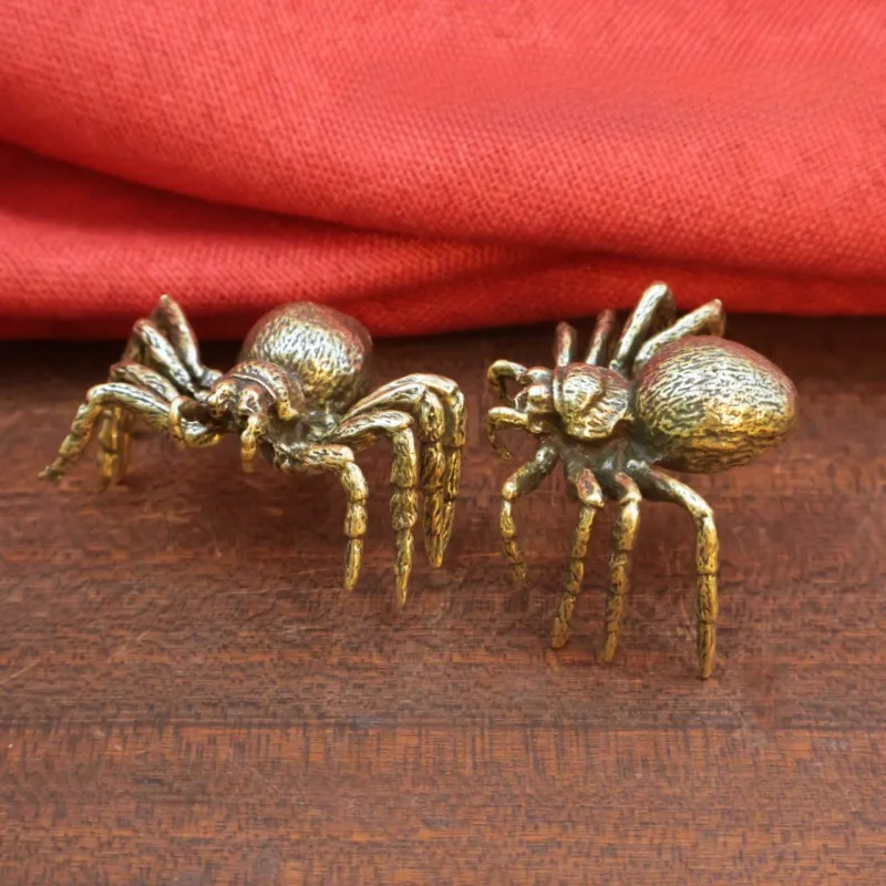 

Halloween Spider Figurine Metal Spider Model Brass Spider Ornament Desktop Stuff Animals Adornment Tabletop Decorative Crafts