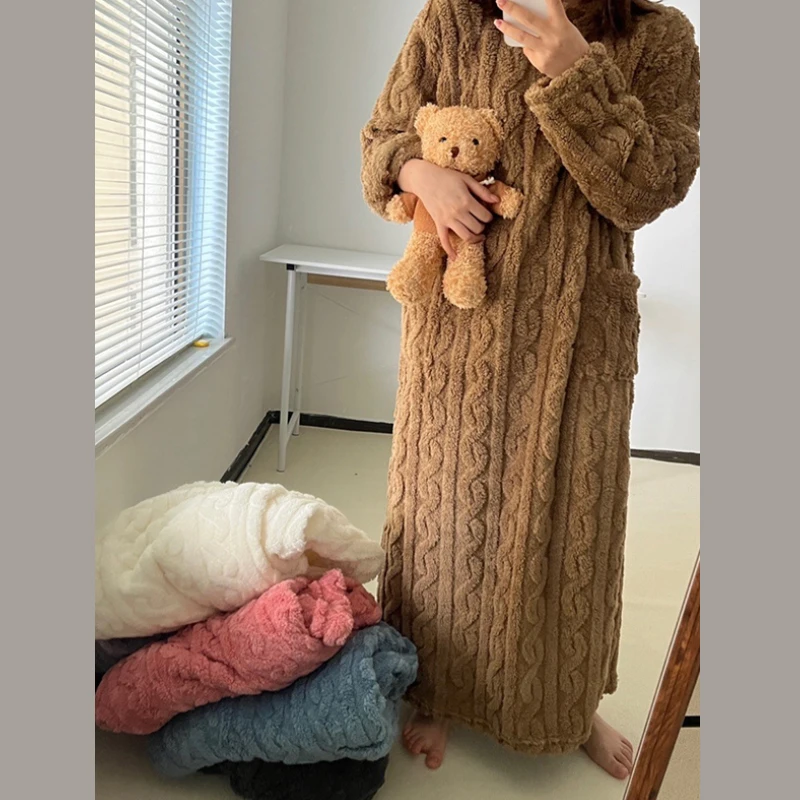 Winter Long Sleeve Double Pocket Flannel Women Sleepwear Loose Solid Jacquard Nightdress Thickened Warm Nightdress women sleepwear