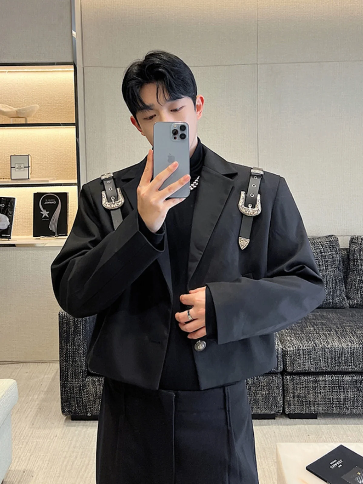 Spring Autumn Lapel Long Sleeve Jackets Men's High-End Handsome Trendy Male Metal Buckle Leather Strap Design Short Suit
