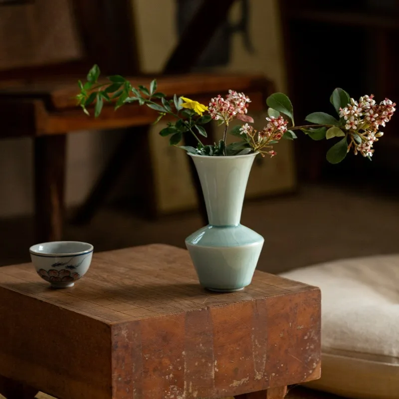 

Elegant Celadon Ceramic Vase for Dried Flowers Modern Nordic Home Décor Flower Pot Handcrafted Chinese Vintage Vases White Green