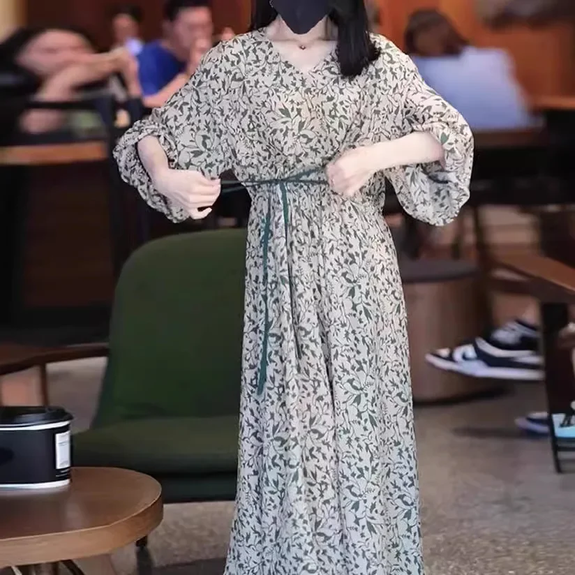 

Fragmented Flower Dress Summer High end Luxury temperament Celebrity Goddess style Casual Dress
