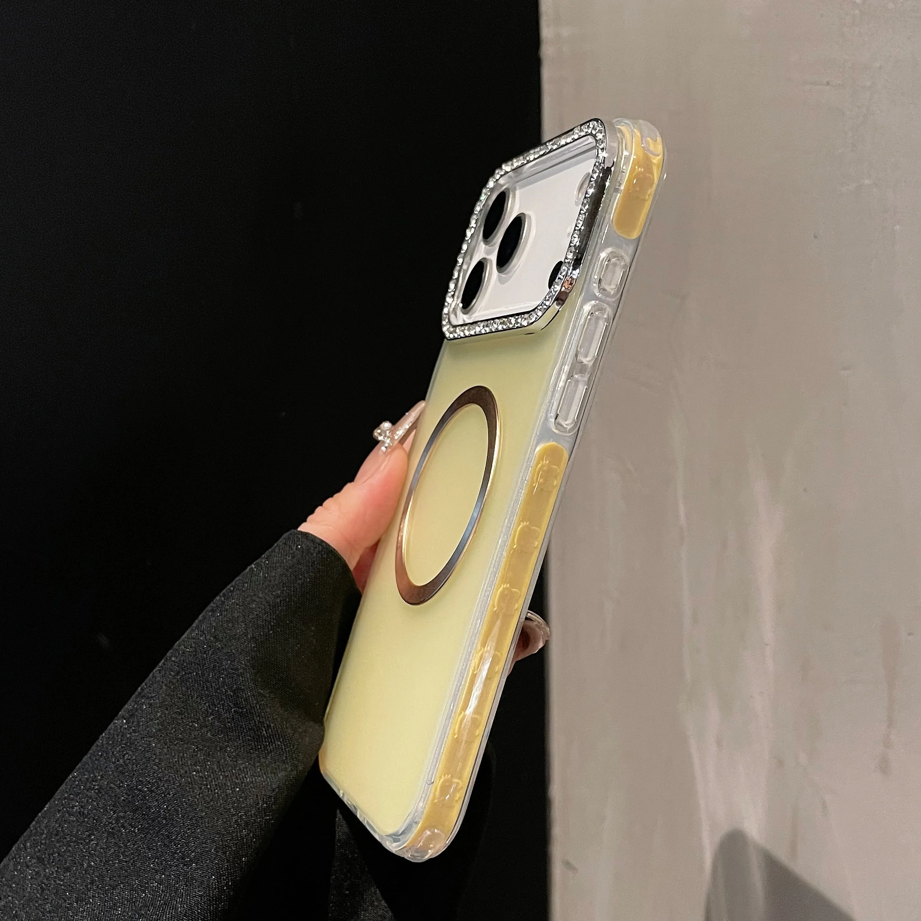 Luxury Sparkling Diamond Decorative Magnetic Phone Case with Shock Bumper Cover
