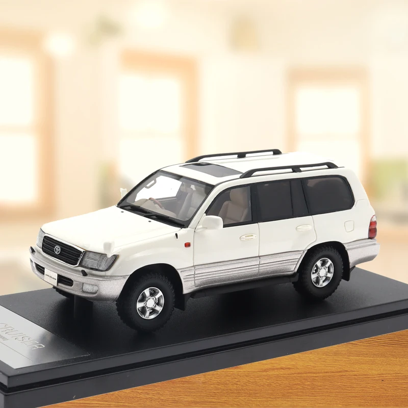 1/43 Scale Resin Die-casting Model For (2000) LAND CRUISER