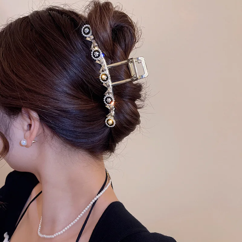 

New Pearl rhinestone Alloy Barrettes Shark Clip Fashion Metal Headwear for Women Hair Ponytail Claw Clip Accessories Hair Clip