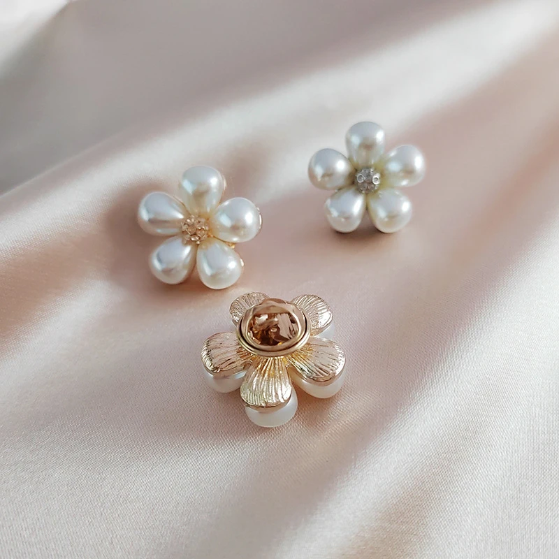 Elegant Imitation Pearl Floral Brooches Daisy Flower Brooches Party
