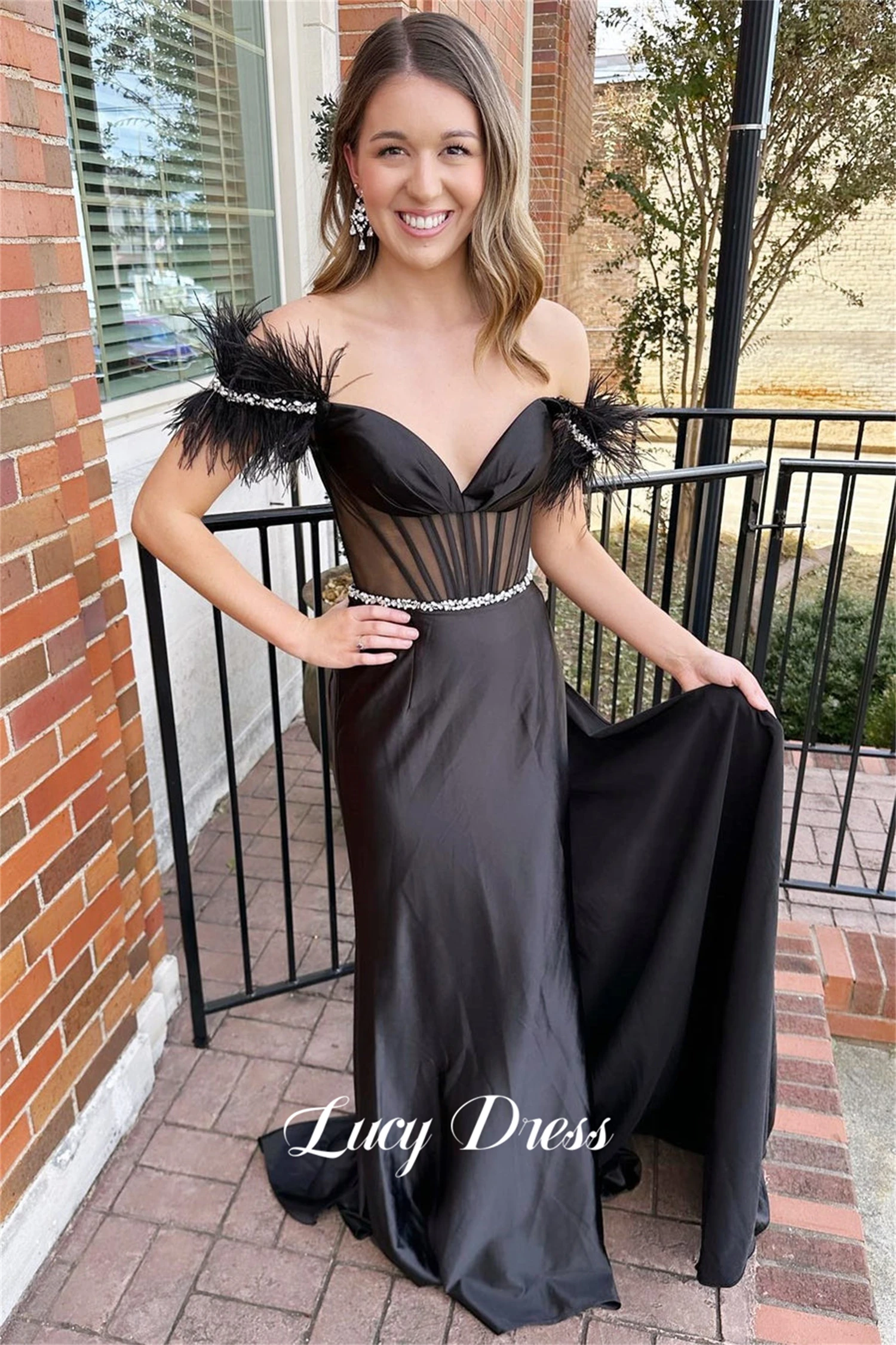 

Lucy Black Party Dress Satin Feather Decoration Mermaid Ball Gown Long Dresses Sharon Happy Evening Elegant 2024 Gowns Prom