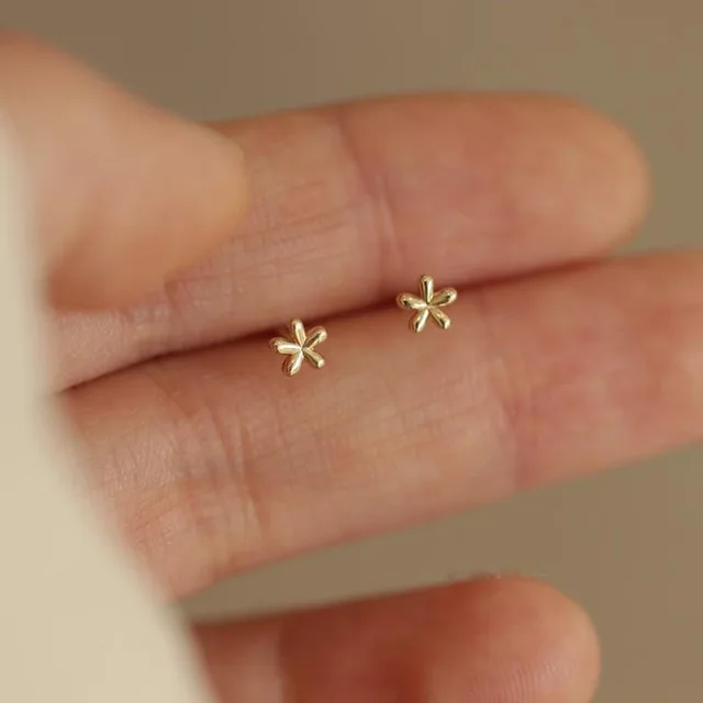 925 Sterling Silver Japanese Micro Inlaid Crystal Four-Pointed Star Plating 14k Gold Earrings Women Small Cute Banquet Jewelry 10