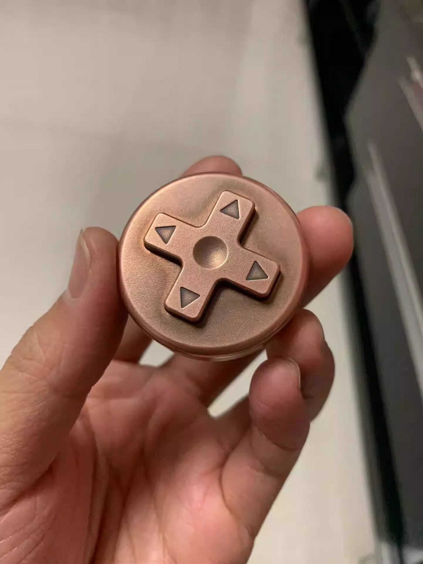 

Игровая монета «Papa Coin» Acedc из фиолетовой меди