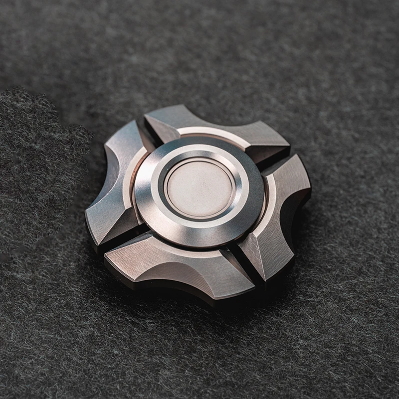 特注品 4枚羽 チタン製 ハンドスピナー EDC 輝い 特注品 4枚羽 チタン製 ハンドスピナー EDC その他 - その他