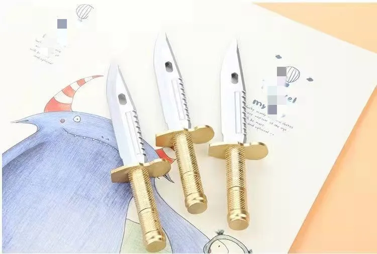 Creative Personality knife Shape Chicken Gel Pen Student Toy Weapon Pen Holiday Prize Black Signature Pen Knife