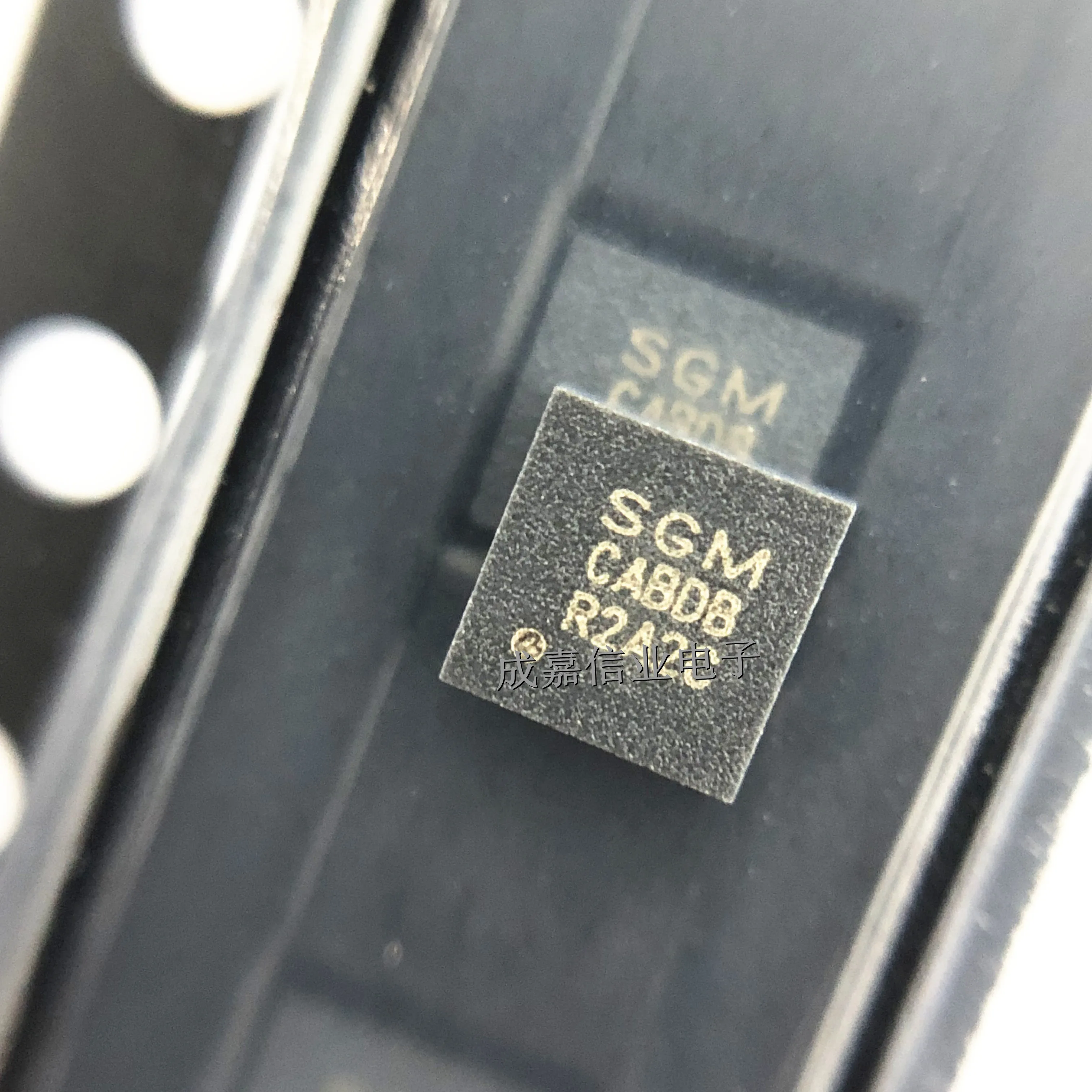 Рисунок 5 - SGM2205-3.3XTDB8G/TR TDFN-8L(3x3)