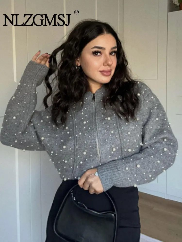

Женская вязаная Свободная куртка-бомбер Nlzgmsj TRAF, зима 2023, серый свитер с искусственным жемчугом, кардиган, женский короткий топ