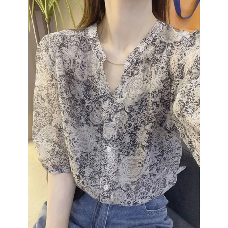 Korean All-match Retro Style Single Breasted Short Sleeved Loose Shirt for Womens Summer V-Neck Hook Flower Hollow Blouses