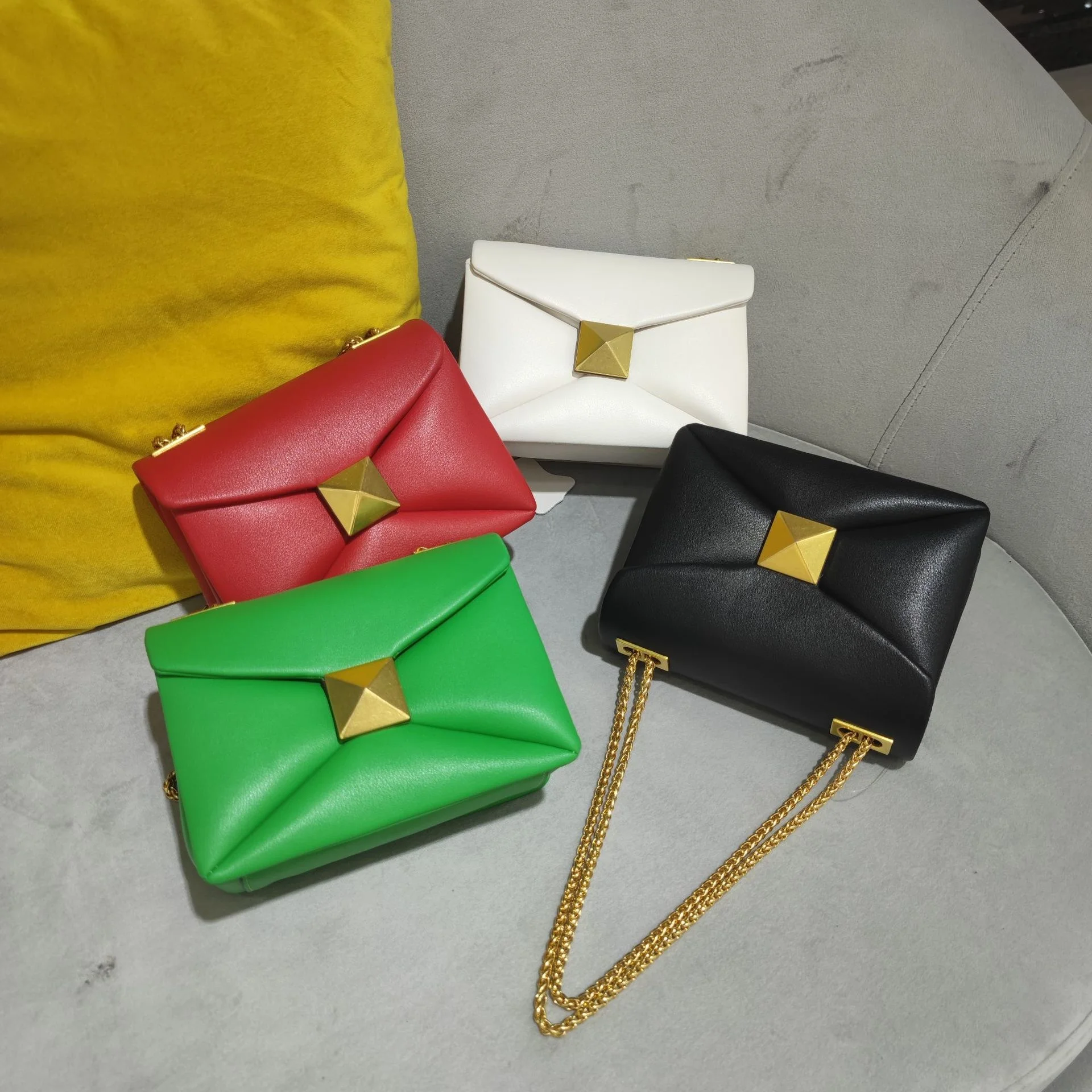 

Chain Shoulder Women Bags Argy Rivet Nail Bolsas Feminina Exquisite Lightweighte Bolsos Mujer Underarm Samll Square Handbags