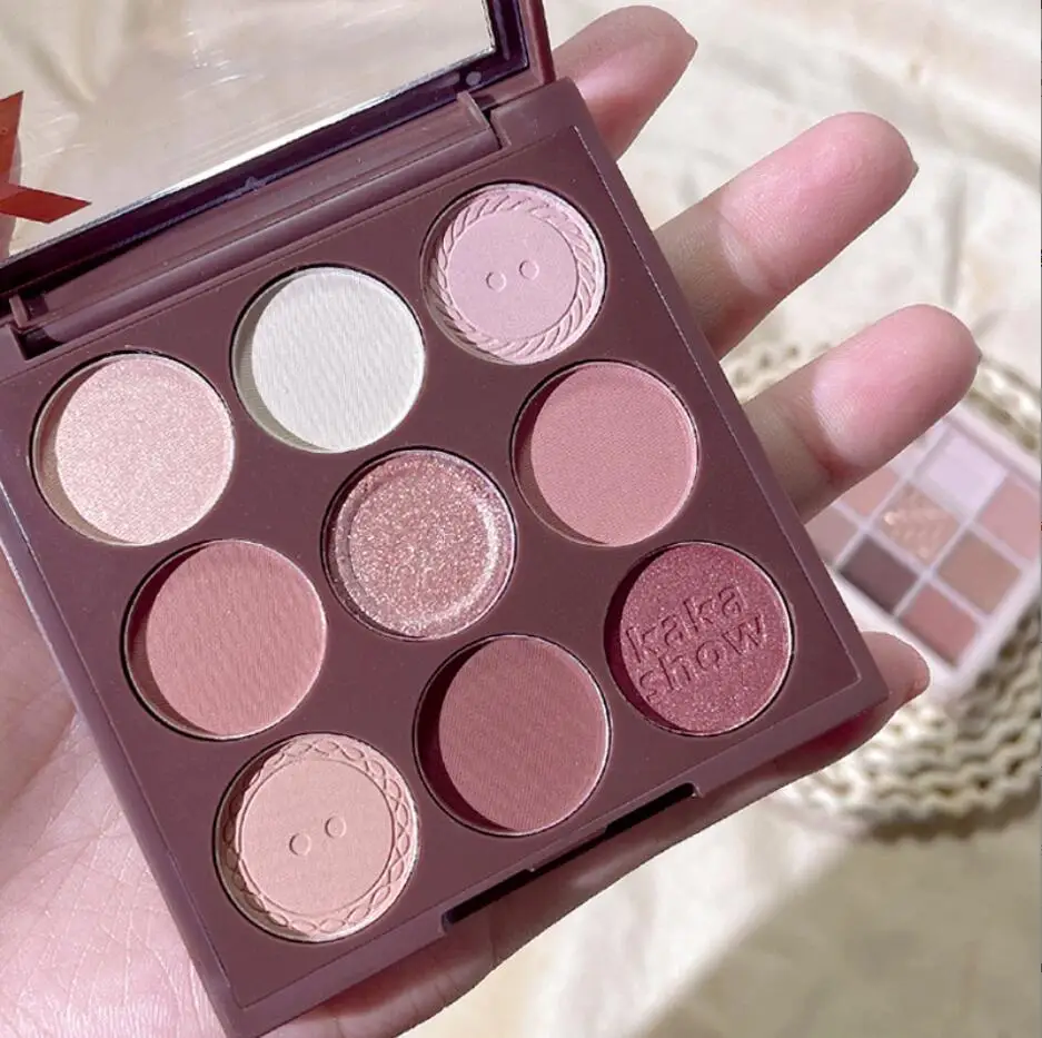 

Chunnuanhua 9 Color Eyeshadow Plate Is Delicate and Easy To Color, Pearlescent Matte Everyday Nude Natural Eye Makeup T2518